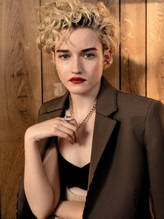 Julia Garner